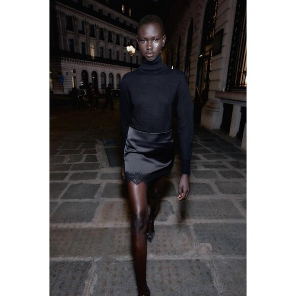 ZARA LACE HEM SKORT - Picture 2 of 7